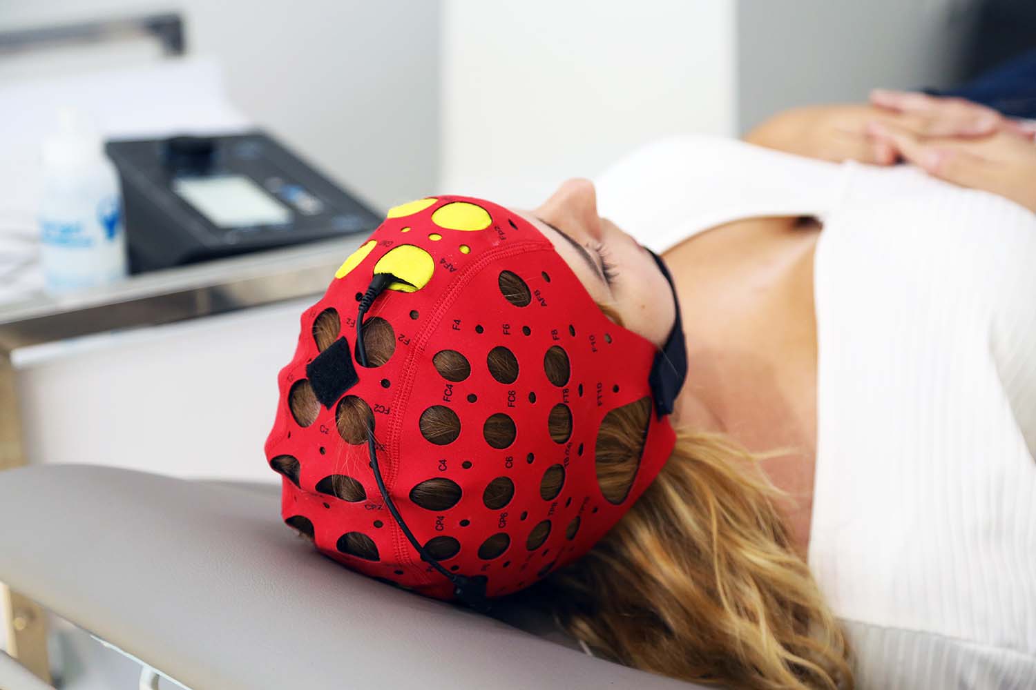 estimulación transcraneal por corriente directa (tDCS)
